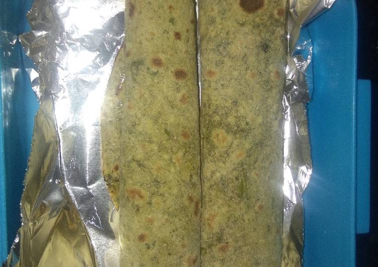 Spinach roti roll