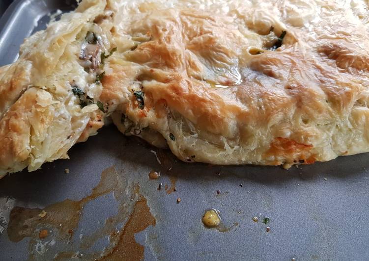 Recipe of Award-winning Three cheese, mushroom and onion roll