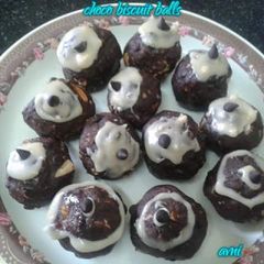 A picture of Chocolate Biscuit Balls.