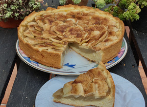 Una foto de TARTA DE MANZANA / APPLE PIE 🥧🍎🍏