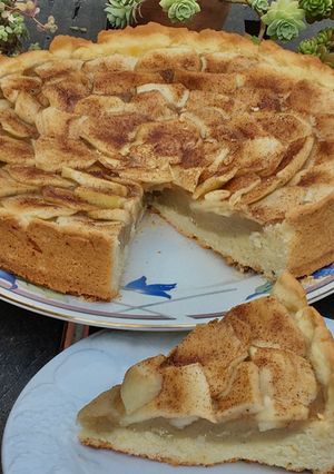 Una foto de TARTA DE MANZANA / APPLE PIE 🥧🍎🍏