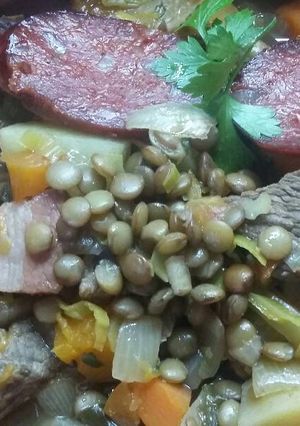 Una foto de Guiso de lentejas completo