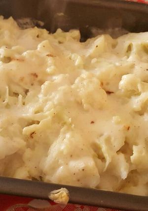 Una foto de Coliflor al horno con salsa blanca