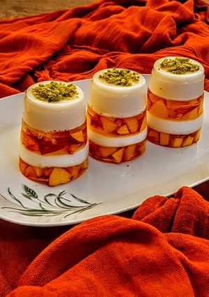 عکسی از دستور ژله بستنی میوه ای بدون قالب (دسر نپختنی)