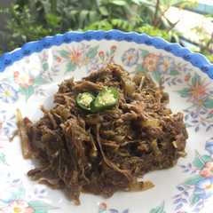 A picture of Daging suwir cabai hijau.