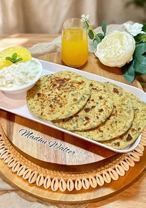 सरसों साग, आलू मिक्स पराठा (Mustard greens, potato mixed paratha) रेसिपी मुख्य फोटो