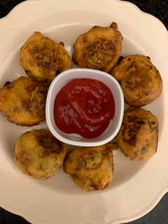 A picture of Aloo vada.
