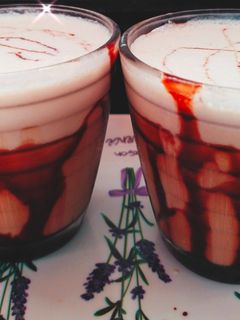 कोल्ड कॉफी (cold coffee recipe in marathi) रेसिपी चे मुख्य फोटो 