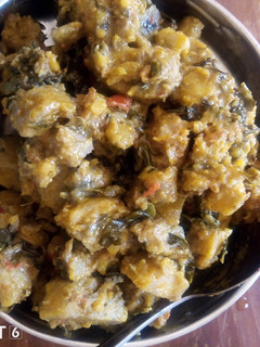 A picture of Unripe and ripe plantain porridge.