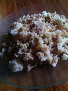 Una foto de Arroz con atún.🐟🐡🐠