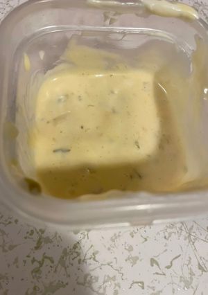 A picture of Quick 1-2 serving tartar sauce.