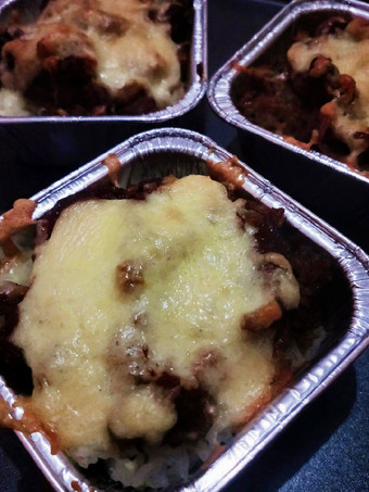 Langkah Mudah untuk Menyiapkan Cheesy Yakiniku Baked Rice yang Sempurna