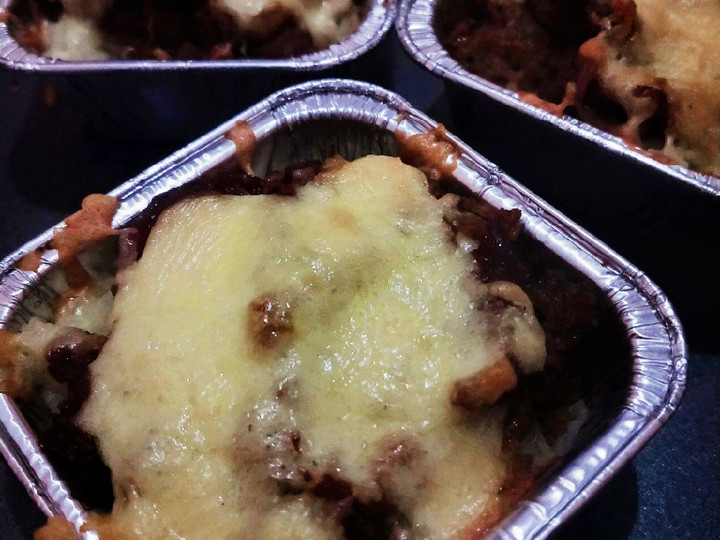 Langkah Mudah untuk Menyiapkan Cheesy Yakiniku Baked Rice yang Sempurna