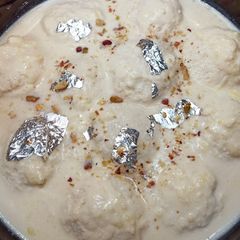 A picture of Khoya Rass Malai 😍😍.