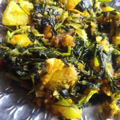 A picture of Methi saag and mix vegetable stir fry.