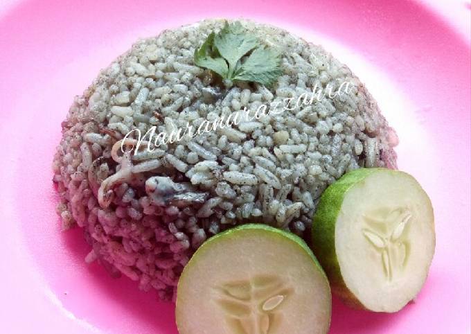 Cara Memasak Nasi Goreng Hitam Cumi ' Simpel