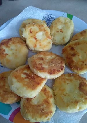 Una foto de Tortitas de papa y queso