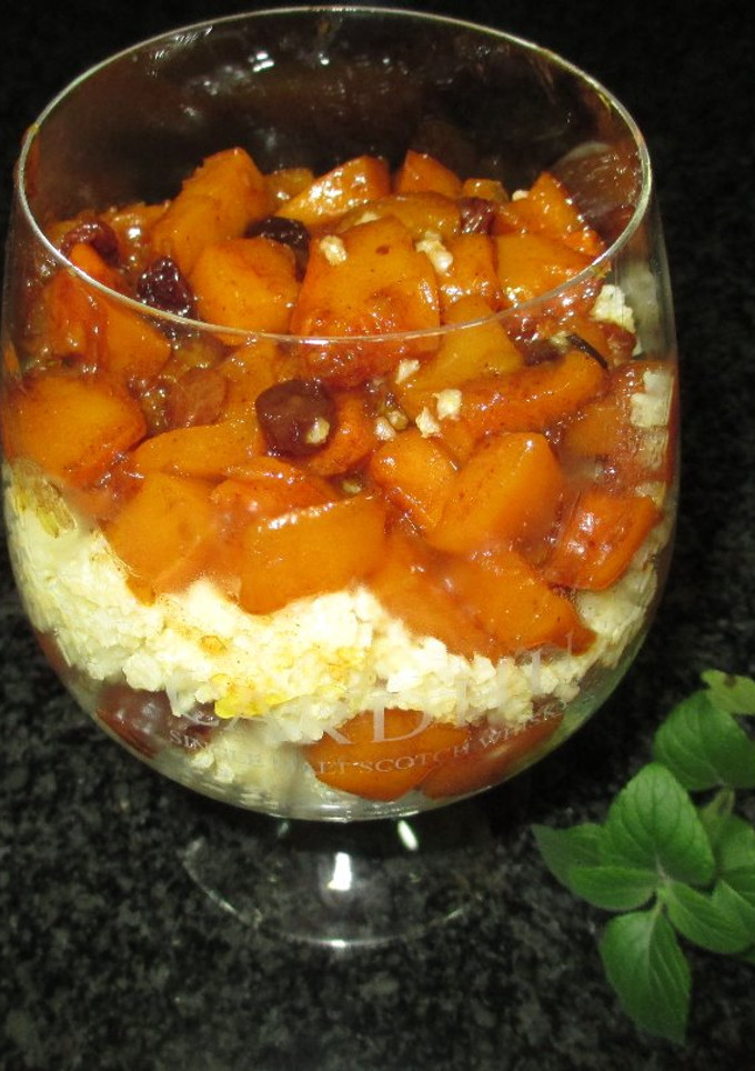 Una foto de Copa con mermelada de calabaza al canela y arroz integral