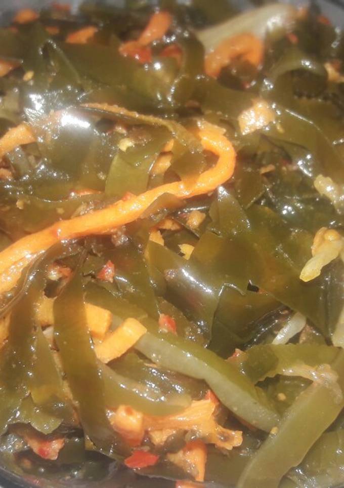 Салат с морской капустой