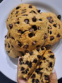 Una foto de Cookies con chips de chocolate 🍪🤎