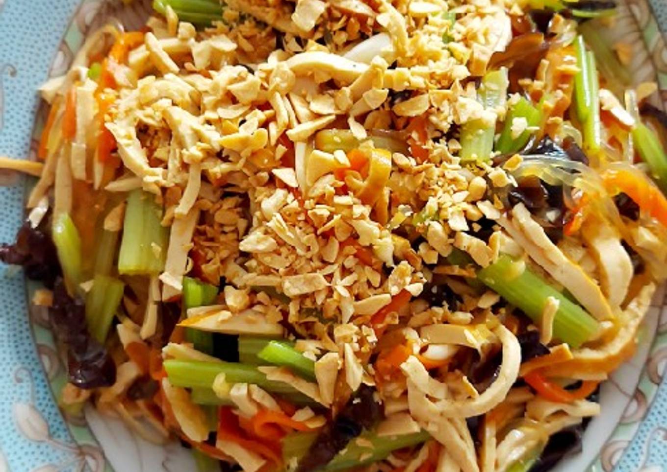 Langkah Mudah untuk Menyiapkan Liang pan tong fen(salad soun/soun
dingin) yang Menggugah Selera