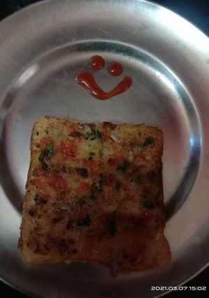 A picture of Sooji bread toast.