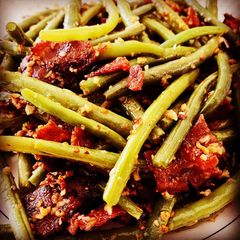 A picture of Garlic and Bacon Green Beans.