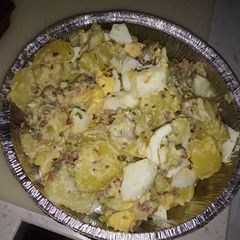 A picture of Potatoes bacon egg salad.