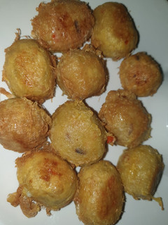 A picture of Mashed Sweet potatoe balls.