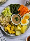 43. Gado-Gado (mixed Vegetables with Peanut sauce)