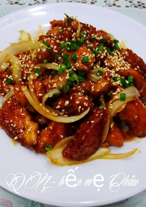 Hình của món Ức gà sốt me.