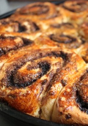 Una foto de Cinnamon rolls (rollitos de canela)