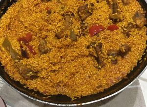 Una foto de Arroz y costillejas