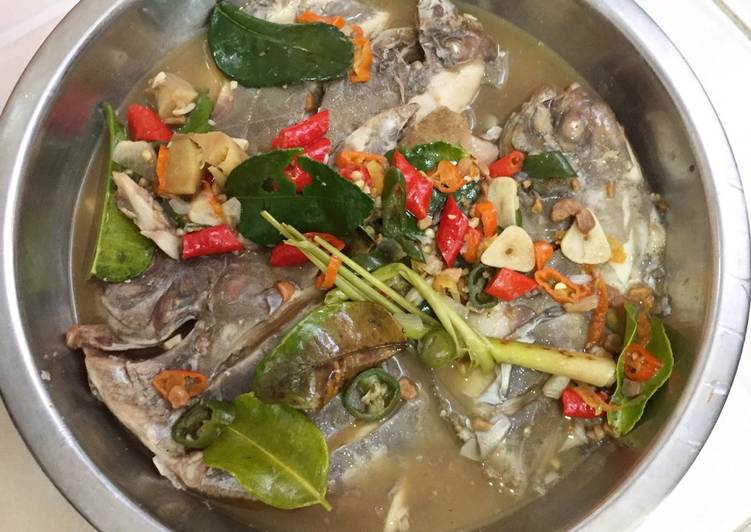 Bagaimana meracik Ikan bawal masak tauco yang simpel
