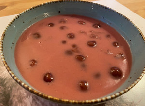 Saját meggyleves receptem befőttből recept fotója