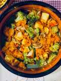 Insalata di carote, broccoli e mela con le noci