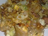 ผัดซีอิ๊วไข่มังสวิรัติ (Stir-fried Rice Noodles with Soy Sauce, Egg, and Vegetables)