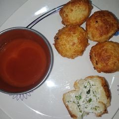 A picture of Cheese balls.