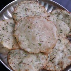 Muli Ki Murauri/ radish puri A picture of Muli Ki Murauri/ radish puri.