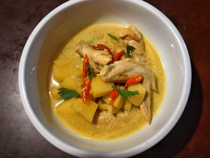 Resep Ayam Kentang masak Kari yang Menggugah Selera