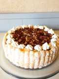 Charlotte poire, caramel et noix de pécan