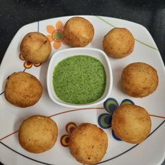 A picture of Farali kachori.