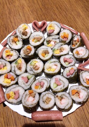A picture of Homemade Assorted Sushi😃.