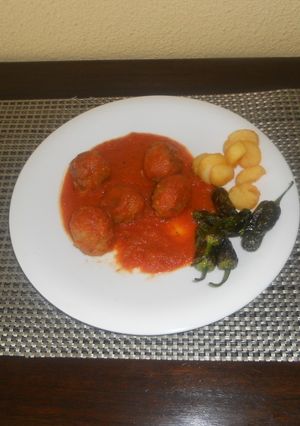 Una foto de Albóndigas en salsa barbacoa