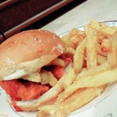 A picture of Crispy Zinger Burger.