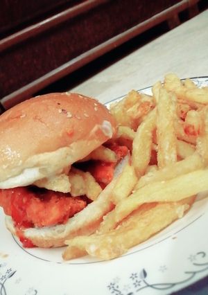 A picture of Crispy Zinger Burger.