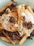 Huevos rotos con carrilleras