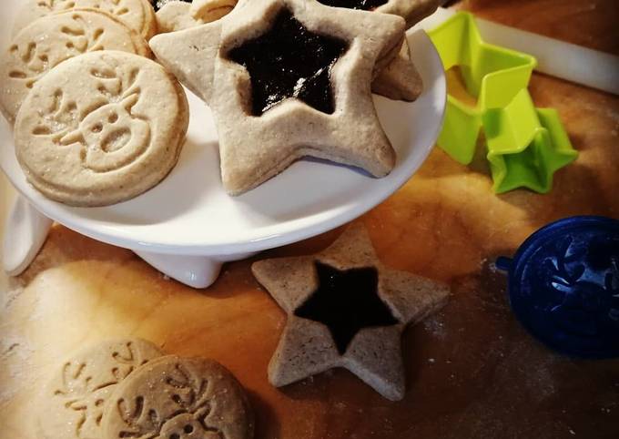 Ricetta di Qualsiasi notte della settimana Stelle e renne di Natale con farina di castagne