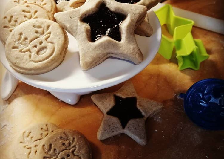 Stelle e renne di Natale con farina di castagne