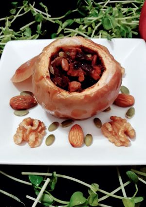 รูปของ 🍎แอปเปิ้ลอบกับธัญพืชและลูกเกด🍎(baked apples with whole grain & raisins)🍎